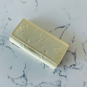 Louis Vuitton Vernis Leather 4 Key Holder
